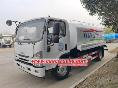 Isuzu water hauling tanker truck