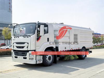 ISUZU 205HP middle-duty road sweeper