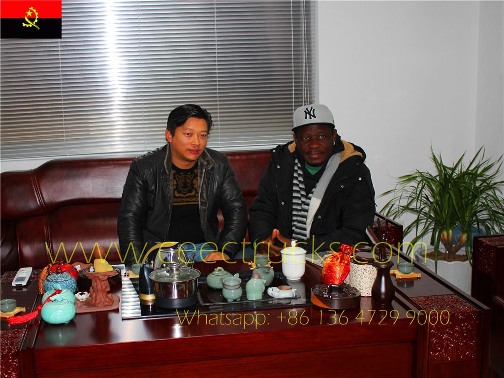 အင်္ဂိုလာ ဖောက်သည်က ကျွန်ုပ်တို့ စက်ရုံသို့ ရေတိုင်ကီကား စစ်ဆေးရန် လာရောက်လည်ပတ်